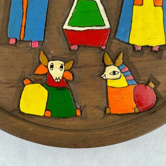 Hanging Wooden Plate Nativity Hand Painted Colorful Folk Art Handcrafted 7" - Picture 4 of 7